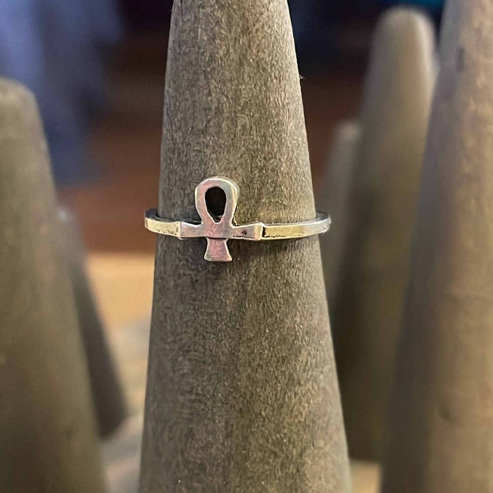 Silver tone ring